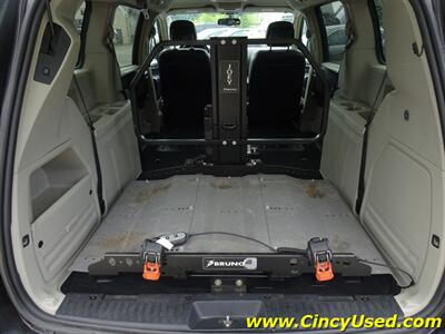2016 Chrysler Town & Country Touring Handicap - Photo 16 - Cincinnati, OH 45255