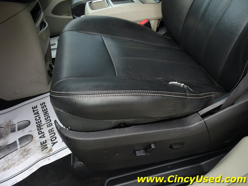 2016 Chrysler Town & Country Touring Handicap - Photo 32 - Cincinnati, OH 45255
