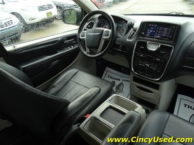2016 Chrysler Town & Country Touring Handicap - Photo 17 - Cincinnati, OH 45255