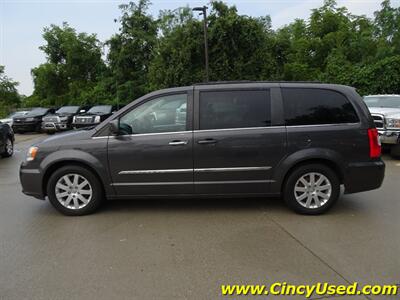 2016 Chrysler Town & Country Touring Handicap - Photo 6 - Cincinnati, OH 45255