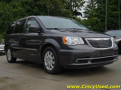 2016 Chrysler Town & Country Touring Handicap - Photo 4 - Cincinnati, OH 45255