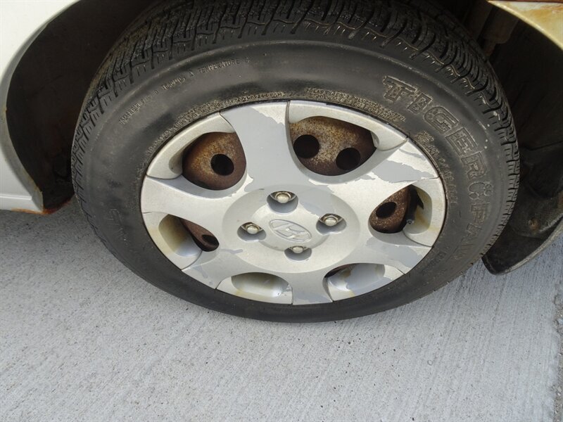 2001 Hyundai Elantra GLS - Photo 23 - Cincinnati, OH 45255