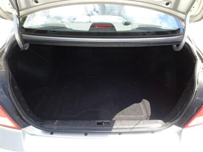 2001 Hyundai Elantra GLS   - Photo 22 - Cincinnati, OH 45255