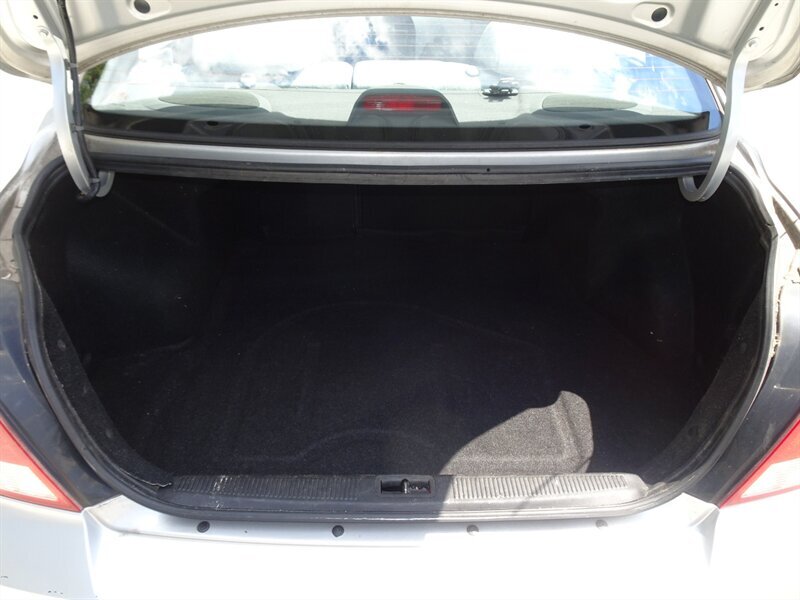 2001 Hyundai Elantra GLS - Photo 22 - Cincinnati, OH 45255