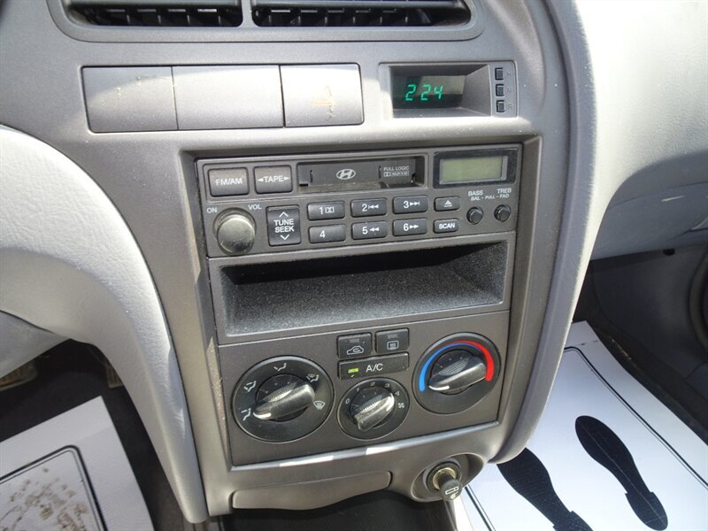 2001 Hyundai Elantra GLS - Photo 30 - Cincinnati, OH 45255