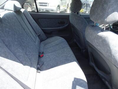 2001 Hyundai Elantra GLS   - Photo 11 - Cincinnati, OH 45255
