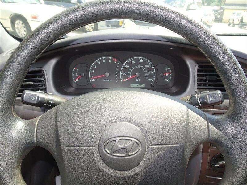2001 Hyundai Elantra GLS - Photo 31 - Cincinnati, OH 45255