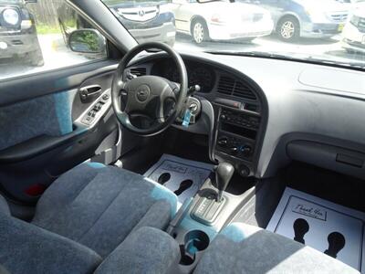 2001 Hyundai Elantra GLS   - Photo 9 - Cincinnati, OH 45255