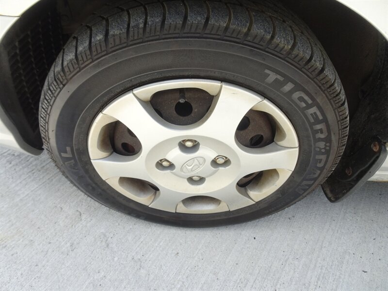 2001 Hyundai Elantra GLS - Photo 26 - Cincinnati, OH 45255