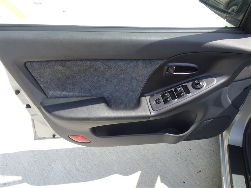 2001 Hyundai Elantra GLS - Photo 20 - Cincinnati, OH 45255