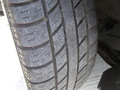 2001 Hyundai Elantra GLS   - Photo 27 - Cincinnati, OH 45255