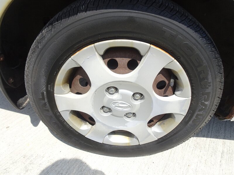 2001 Hyundai Elantra GLS - Photo 24 - Cincinnati, OH 45255