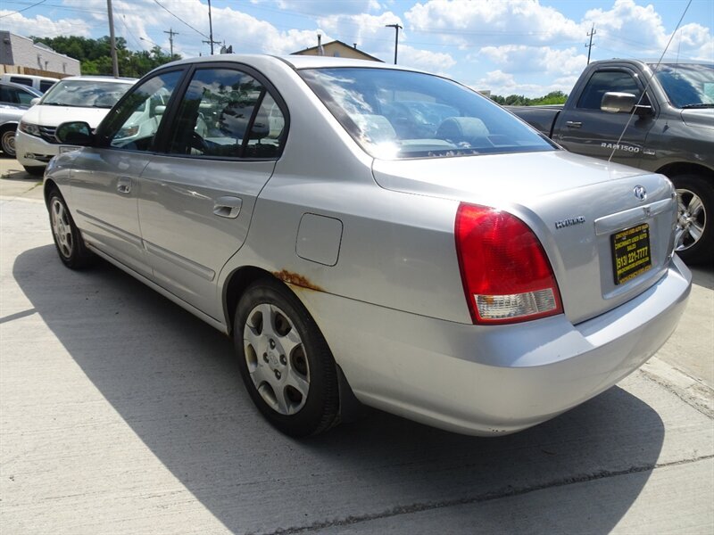 2001 Hyundai Elantra GLS - Photo 4 - Cincinnati, OH 45255