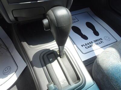 2001 Hyundai Elantra GLS   - Photo 29 - Cincinnati, OH 45255