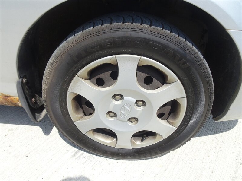 2001 Hyundai Elantra GLS - Photo 25 - Cincinnati, OH 45255