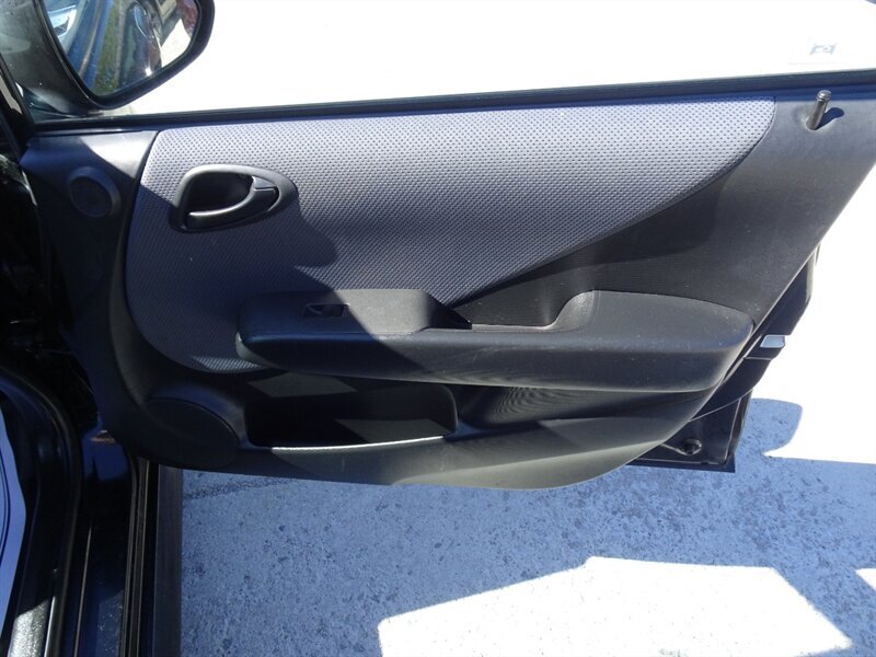 2007 Honda Fit Sport I4 FWD - Photo 22 - Cincinnati, OH 45255