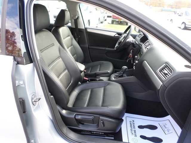 2013 Volkswagen Jetta SE   - Photo 8 - Cincinnati, OH 45255