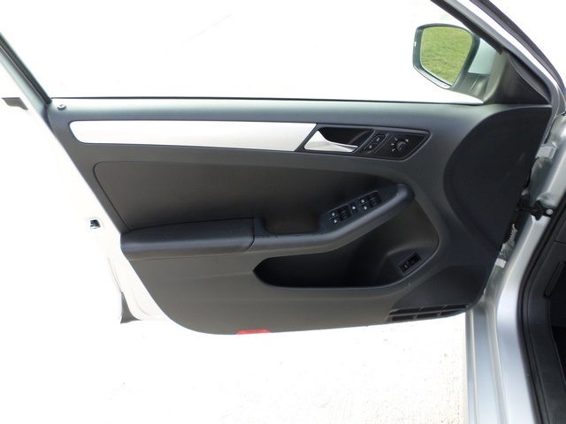 2013 Volkswagen Jetta SE   - Photo 21 - Cincinnati, OH 45255