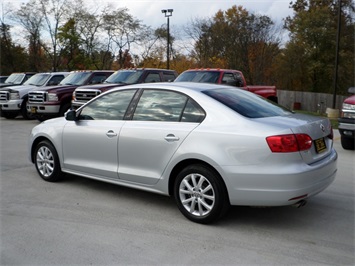 2013 Volkswagen Jetta SE   - Photo 4 - Cincinnati, OH 45255