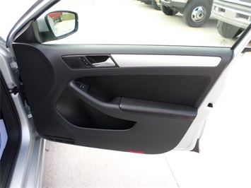 2013 Volkswagen Jetta SE   - Photo 22 - Cincinnati, OH 45255