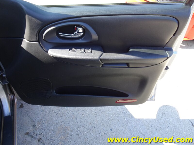 2008 Chevrolet Trailblazer SS - Photo 32 - Cincinnati, OH 45255