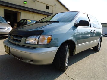 1999 Toyota Sienna LE   - Photo 11 - Cincinnati, OH 45255