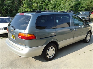 1999 Toyota Sienna LE   - Photo 6 - Cincinnati, OH 45255