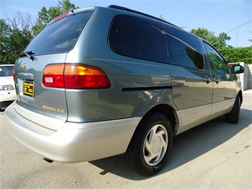 1999 Toyota Sienna LE   - Photo 13 - Cincinnati, OH 45255