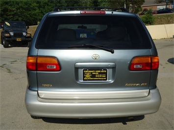 1999 Toyota Sienna LE   - Photo 5 - Cincinnati, OH 45255