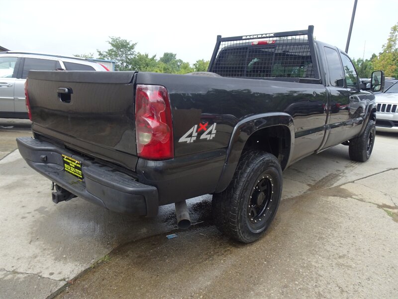 2003 Chevrolet Silverado 2500 HD LT 6.6L Duramax V8 4X4   - Photo 3 - Cincinnati, OH 45255