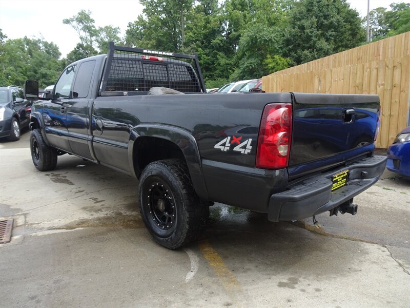 2003 Chevrolet Silverado 2500 HD LT 6.6L Duramax V8 4X4   - Photo 7 - Cincinnati, OH 45255