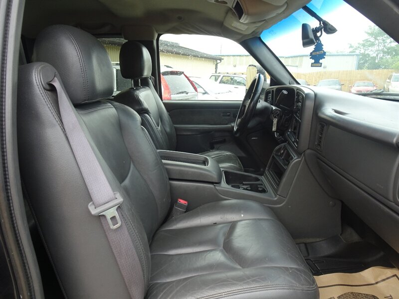2003 Chevrolet Silverado 2500 HD LT 6.6L Duramax V8 4X4   - Photo 13 - Cincinnati, OH 45255
