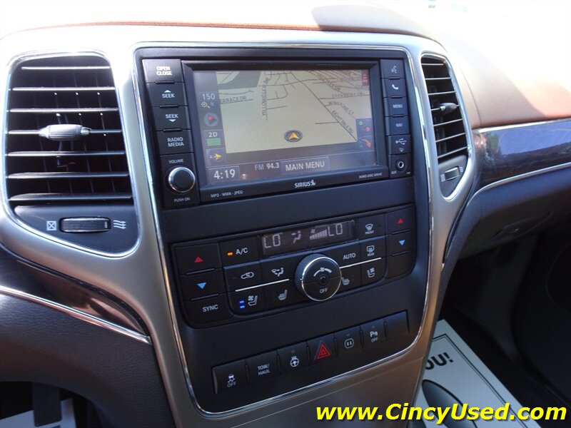 2012 Jeep Grand Cherokee Overland Summit - Photo 19 - Cincinnati, OH 45255