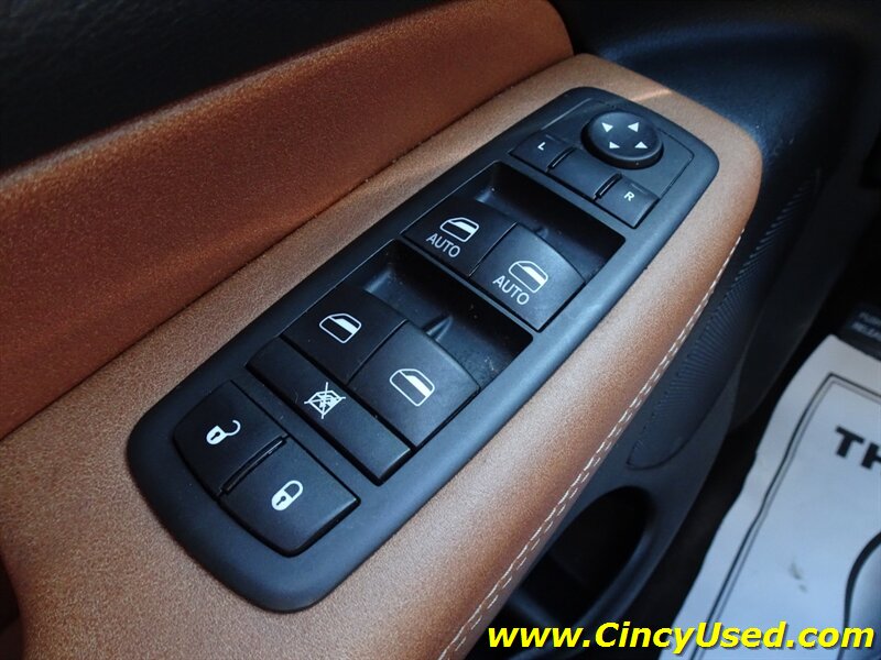 2012 Jeep Grand Cherokee Overland Summit - Photo 25 - Cincinnati, OH 45255
