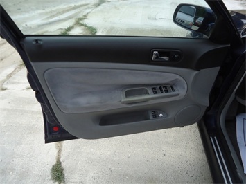 2002 Volkswagen Passat GLS   - Photo 21 - Cincinnati, OH 45255