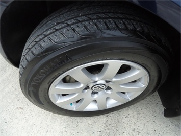 2002 Volkswagen Passat GLS   - Photo 29 - Cincinnati, OH 45255
