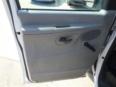 2006 Ford E-Series Cargo E-150   - Photo 82 - Cincinnati, OH 45255