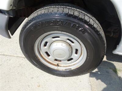 2006 Ford E-Series Cargo E-150   - Photo 86 - Cincinnati, OH 45255