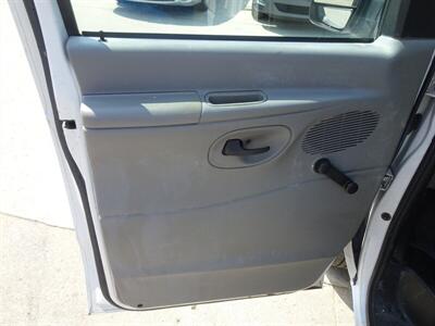 2006 Ford E-Series Cargo E-150   - Photo 49 - Cincinnati, OH 45255