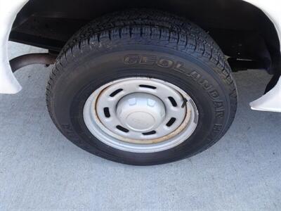 2006 Ford E-Series Cargo E-150   - Photo 59 - Cincinnati, OH 45255