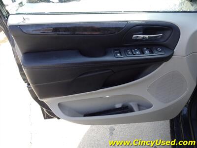 2012 Dodge Grand Caravan Crew   - Photo 26 - Cincinnati, OH 45255