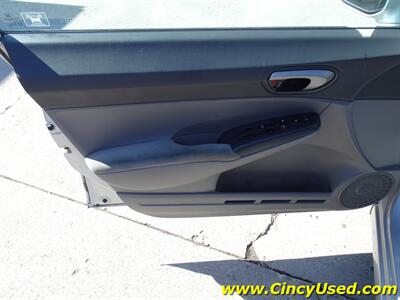 2011 Honda Civic LX   - Photo 25 - Cincinnati, OH 45255
