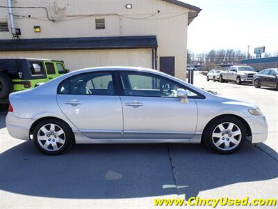 2011 Honda Civic LX   - Photo 5 - Cincinnati, OH 45255