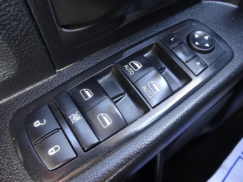 2015 RAM Ram Pickup 2500 Tradesman  HEMI V8 4X4 - Photo 21 - Cincinnati, OH 45255