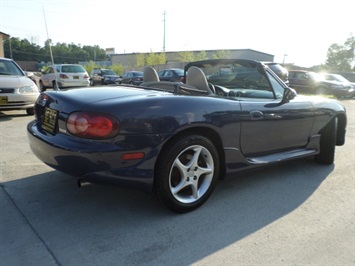 2003 Mazda MX-5 Miata LS   - Photo 13 - Cincinnati, OH 45255