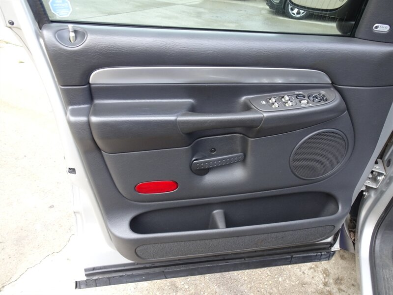 2005 Dodge Ram Pickup 1500 SRT-10 8.3L V10 Quad Cab RWD - Photo 22 - Cincinnati, OH 45255