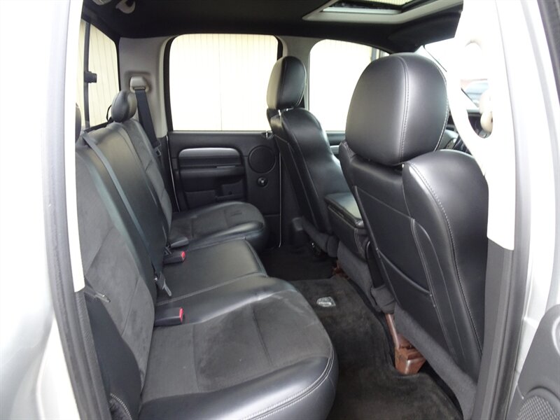 2005 Dodge Ram Pickup 1500 SRT-10 8.3L V10 Quad Cab RWD - Photo 14 - Cincinnati, OH 45255