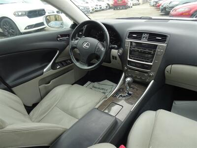 2010 Lexus IS 250 2.5L V6 AWD   - Photo 13 - Cincinnati, OH 45255