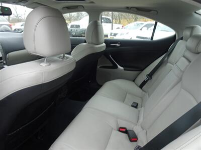 2010 Lexus IS 250 2.5L V6 AWD   - Photo 11 - Cincinnati, OH 45255