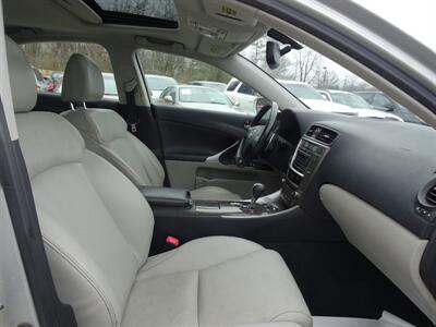 2010 Lexus IS 250 2.5L V6 AWD   - Photo 15 - Cincinnati, OH 45255